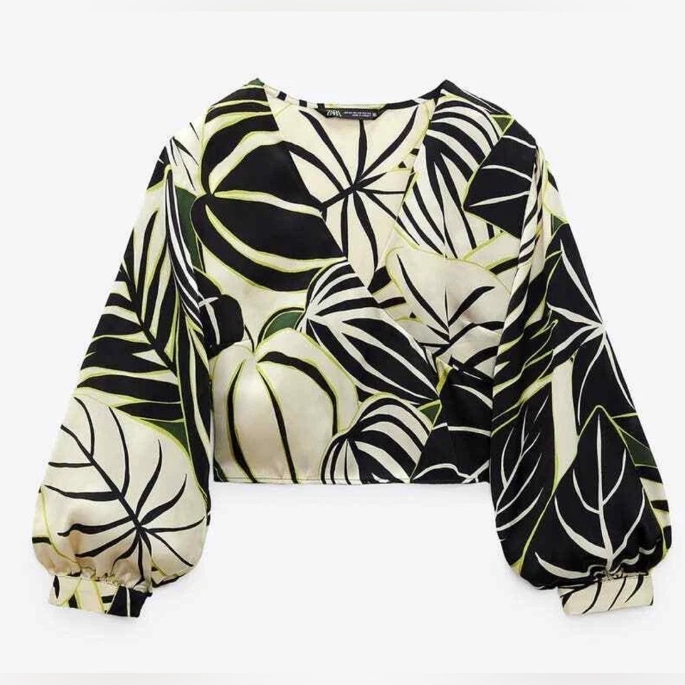 ZARA cropped top with wrap v neckline and below the elbow length sleeves. Size L